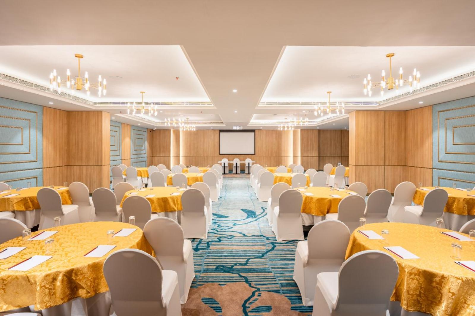 Park Inn & Suites By Radisson Thrissur East Fort Kültér fotó