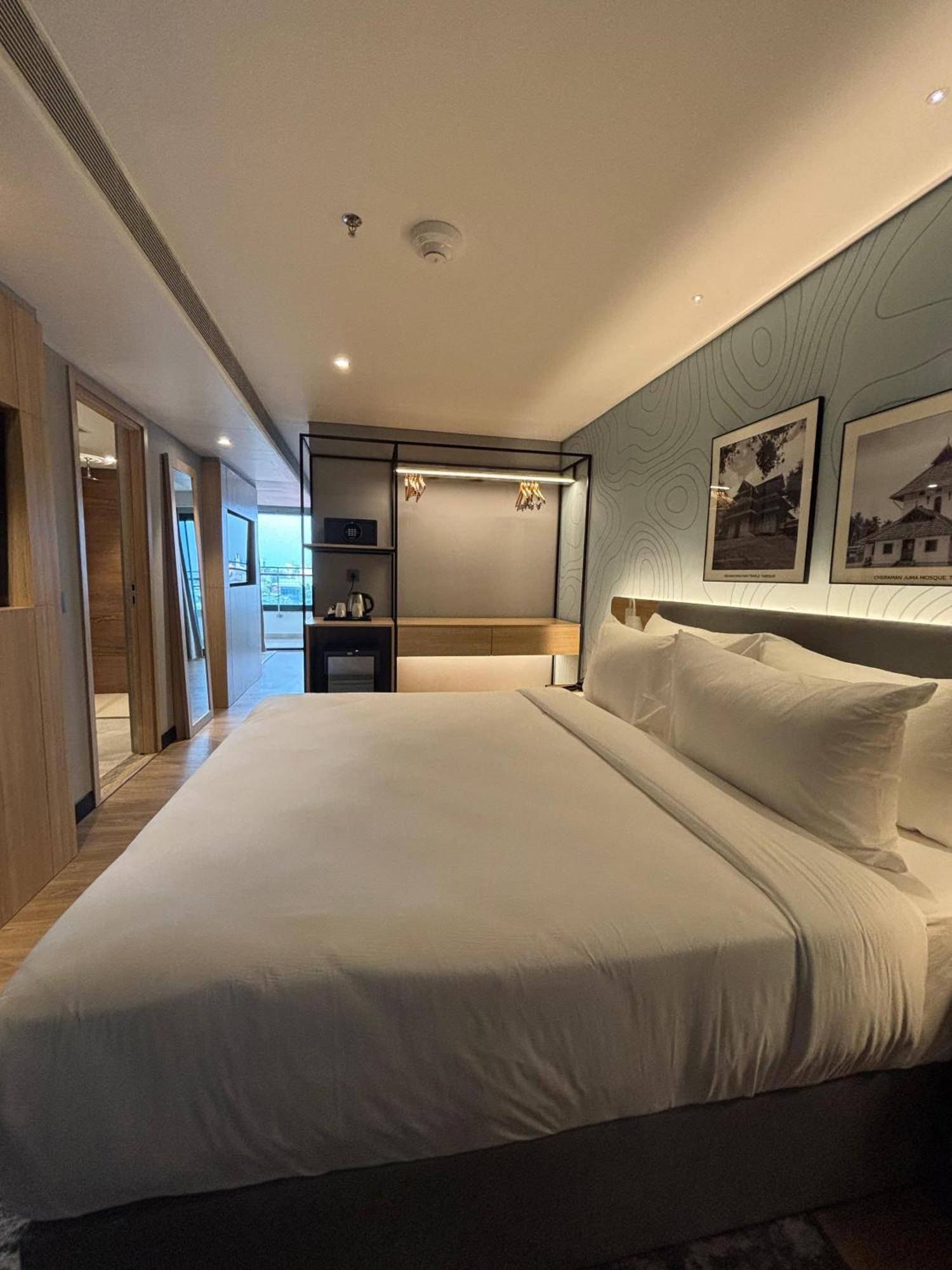 Park Inn & Suites By Radisson Thrissur East Fort Kültér fotó